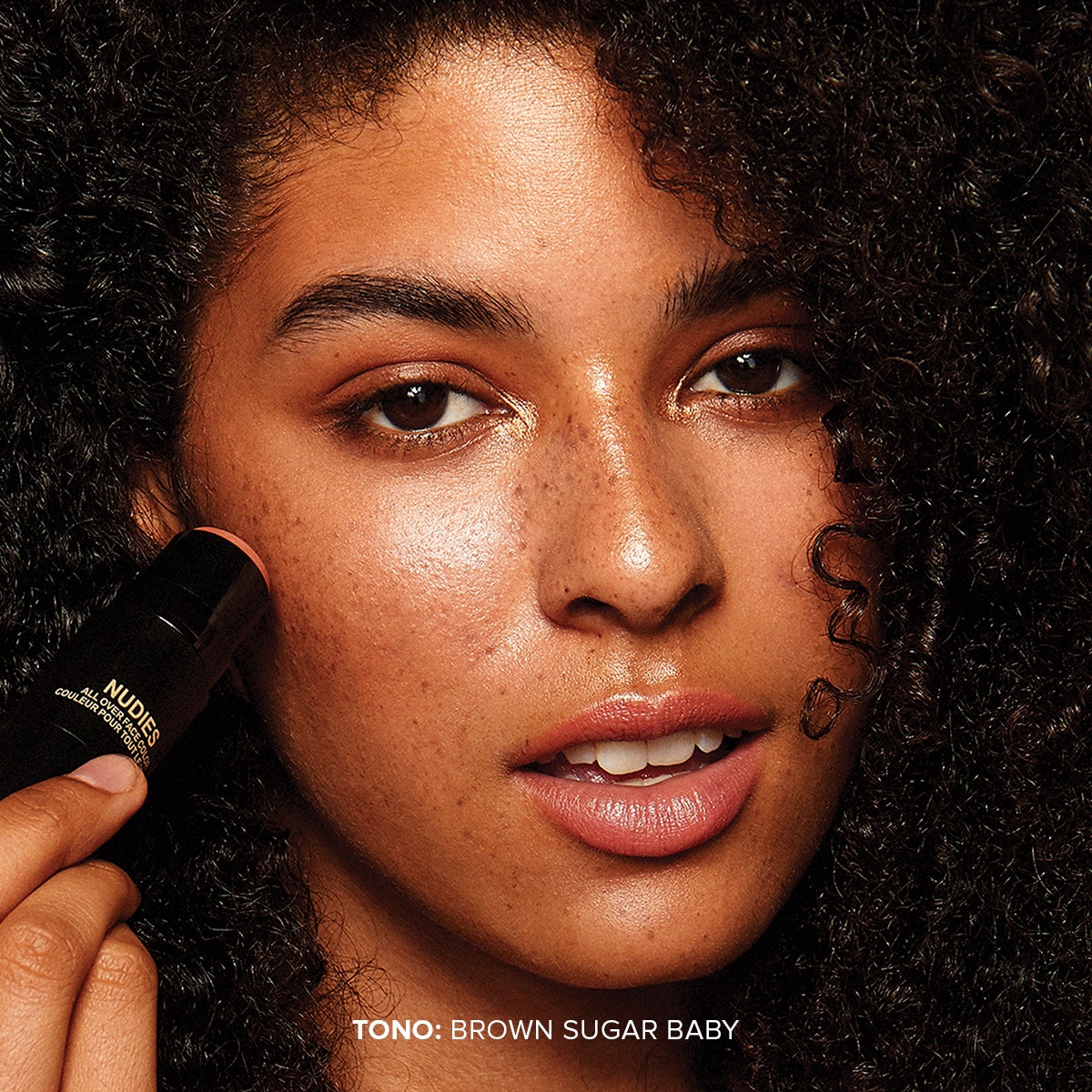 NUDIES ALL OVER FACE COLOR GLOW (ILUMINADOR FACIAL)